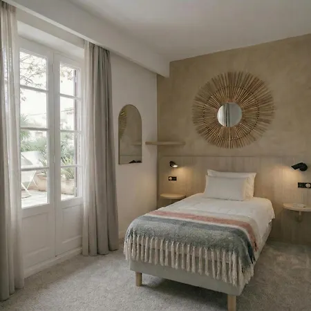 & Bleues Orhoitza Otel 3*