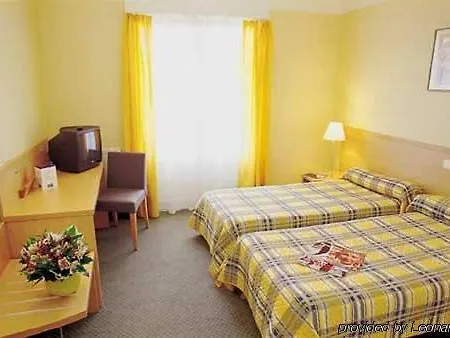 Hotel & Bleues Orhoitza 3*