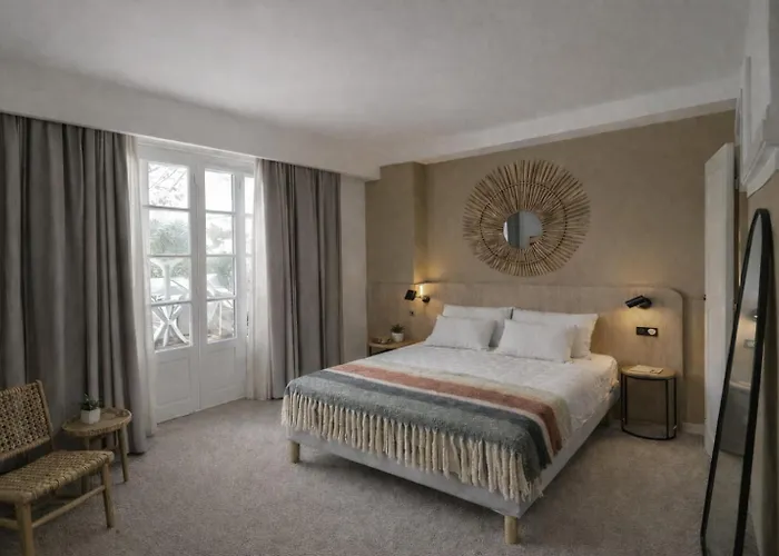 Отель & Bleues Orhoitza