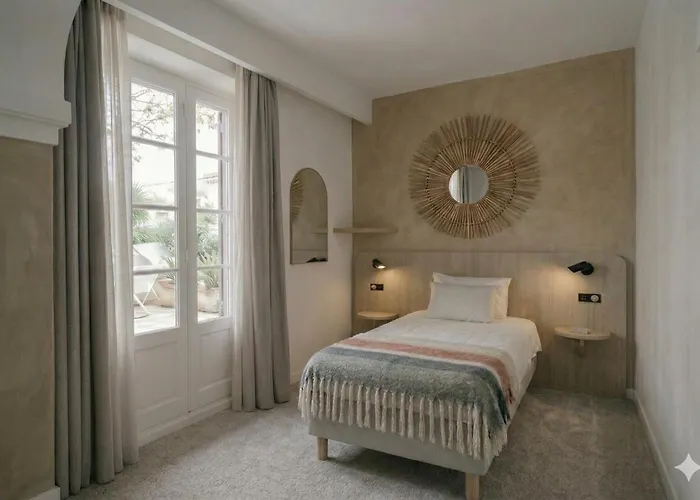 & Bleues Orhoitza Otel 3*